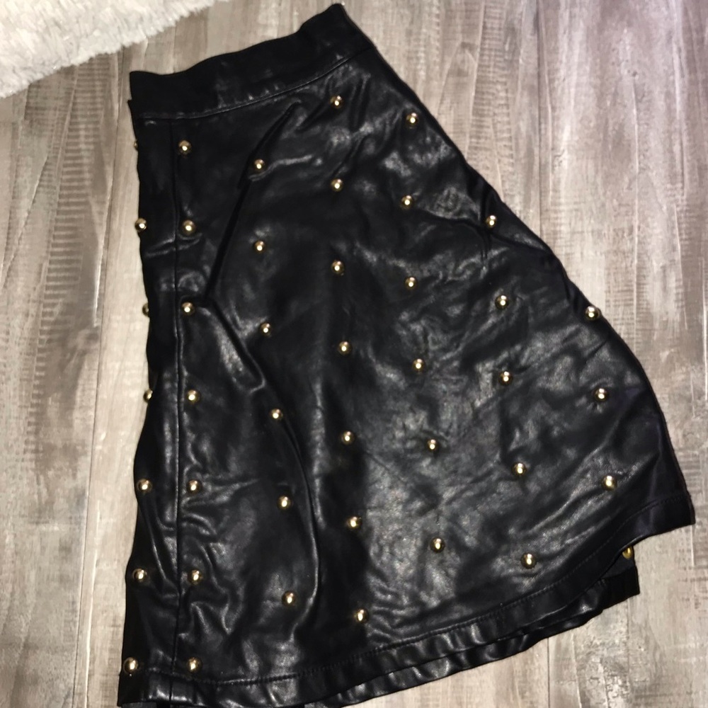 Mini skirt🖤 - Picture 2 of 4